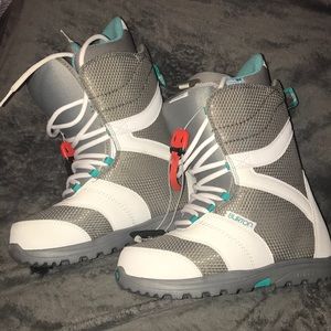 Burton snowboard boots NWT